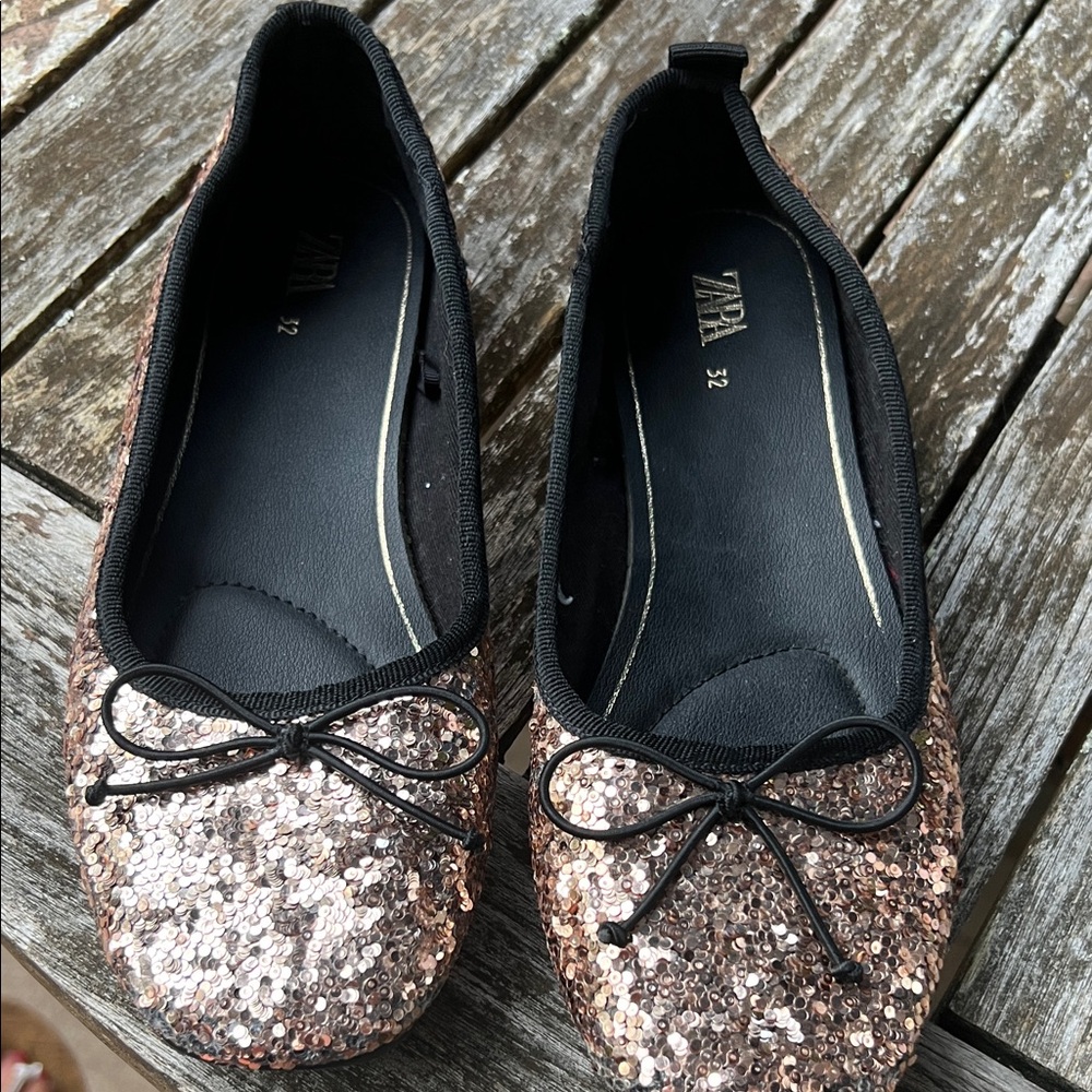 Zara  Sequin Ballet Flats - Black and Gold